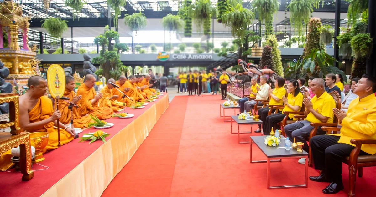 สวนนงนุชพัทยา สืบสานวัฒนธรรมไทย จัดกิจกรรมหล่อเทียนพรรษา 9 ต้น ถวาย 9 วัด เนื่องในวันเข้าพรรษา