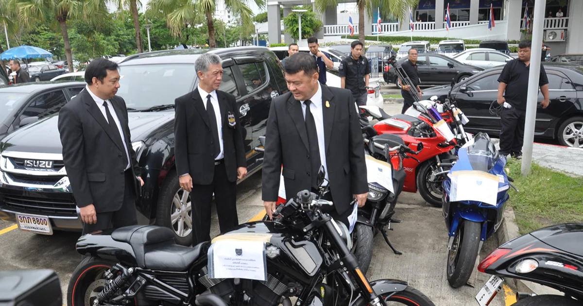 ศาลอาญาพิพากษาจำคุกจำเลยคดีฟอกเงินแชร์ลูกโซ่ ไนซ์ เดย์ ทราเวล หลอกลวงธุรกิจขายส่งน้ำผลไม้ - จัดหาที่พักให้นักท่องเที่ยว