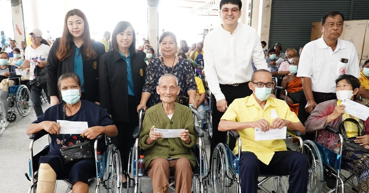 มูลนิธิป่อเต็กตึ๊ง ลงพื้นที่ถิ่นทุรกันดาร 4 จังหวัด มอบรถเข็นวีลแชร์พร้อมค่าพาหนะแก่ผู้พิการด้อยโอกาส พร้อมมอบจักรยานให้แก่โรงเรียนในพื้นที่จังหวัดอุตรดิตถ์