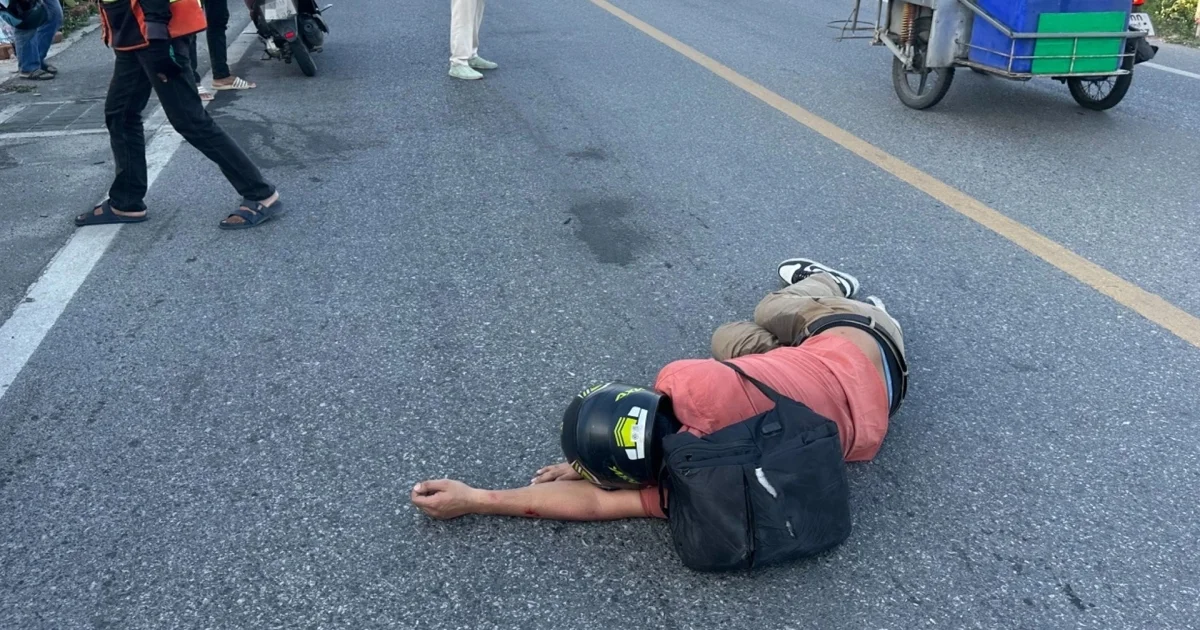 หนุ่มตก จยย. นอนสลบกลางถนน ตื่นมาบอกเพื่อนชื่อตั้มเป็นคนขี่ทิ้งหนีไป พอดูกล้องวงจรปิด คดีพลิก