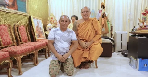 ไอ้หมัดสากเหล็ก สำราญศักดิ์ เมืองสุรินทร์ อดีตมวยดัง ซึ้งเมตตาหลวงพี่น้ำฝน พาผ่านวิกฤติชีวิตหวิดตาบอด