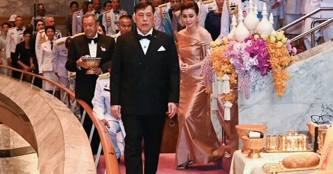 ในหลวง พระราชินี เสด็จฯ ทอดพระเนตรการแสดงกาชาดคอนเสิร์ต ครั้งที่ 51 ณ หอประชุมใหญ่ ศูนย์วัฒนธรรมแห่งประเทศไทย