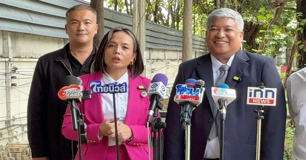 เจ๊พัช-กฤษอนงค์ พร้อมทนาย เข้าพบ ตร.กองปราบ คดี บอสปัน-หนุ่มกรรชัย อวดกำไล EM ระหว่างยื่นอุทธรณ์คดี เรียกรับ