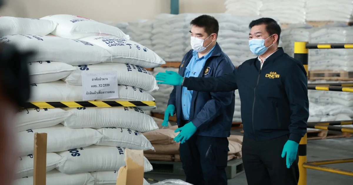 เลขาฯ ป.ป.ส. ลุยตรวจโรงงานเคมีสมุทรปราการ NO Chemical No Drugs อายัดสารเคมีกว่า 20 ตัน สกัดต้นทางยาเสพติด