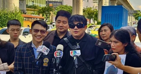เหยื่อเอเจนซี่เก๊โผล่ อ้างชื่อ พชร์ อานนท์ ลวงเข้าวงการบันเทิง เสียหายหลายแสนบาท นับ 30 ราย แห่ร้องกองปราบ
