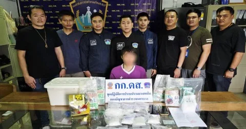 กก.ดส.รวบหัวจ่ายฝั่งธน พร้อมของกลางยาเสพติดเพียบ