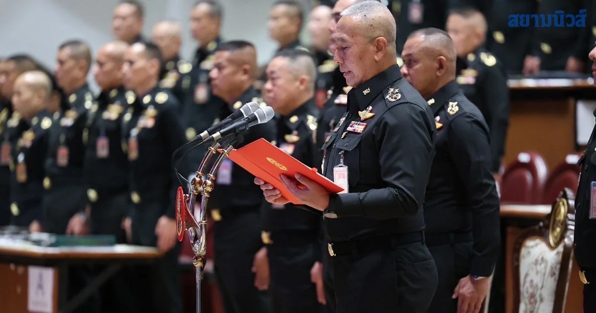 ผบ.ทบ. นำผู้บังคับหน่วยขึ้นตรงร่วมพิธีถวายความอาลัย สมเด็จพระบรมราชชนนีพันปีหลวง พร้อมสนับสนุนส่วนราชการจัดกิจกรรมต่างๆ อย่างสมพระเกียรติ