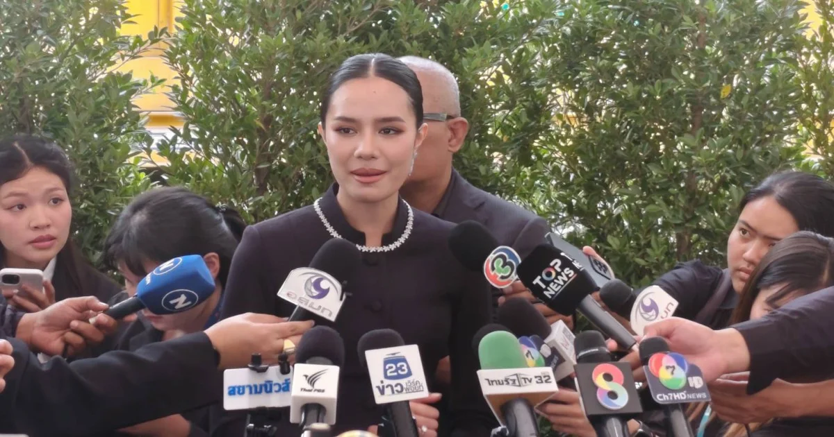 โอปอล มิสเวิลด์ เดินทางมาน้อมแสดงความอาลัยต่อ สมเด็จพระพันปีหลวง น้อมรำลึกถึงพระมหากรุณาที่คุณ ยืนยันจะสานต่อพระราชปณิธานด้านผ้าไหมไทย ไปสู่เวทีโลก