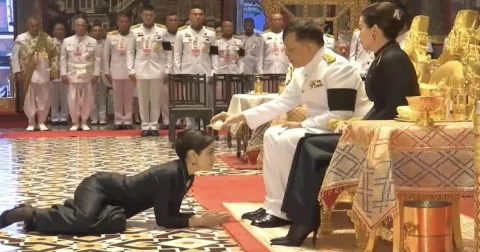 เปิดที่มาความหมาย น้ำพระมหาสังข์เพชรน้อย ในหลวง พระราชทานให้ เจ้าคุณพระสินีนาถฯ