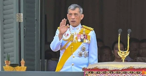 ในหลวงพระราชทานทรัพย์ส่วนพระองค์ จำนวน 100 ล้านบาท แก่โรงพยาบาลหาดใหญ่