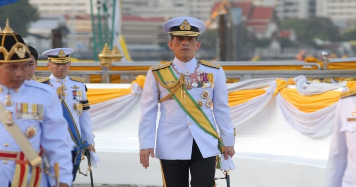 ในหลวงทรงห่วงใยประชาชนชาวภาคใต้  พระราชทาน 100 ล้าน โดรนช่วยอุทกภัยใต้