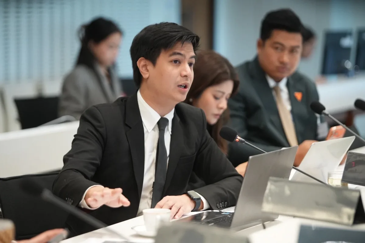 พริษฐ์ วัชรสินธุ สส.บัญชีรายชื่อ พรรคประชาชน แถลงผลหารือศาลรัฐธรรมนูญ