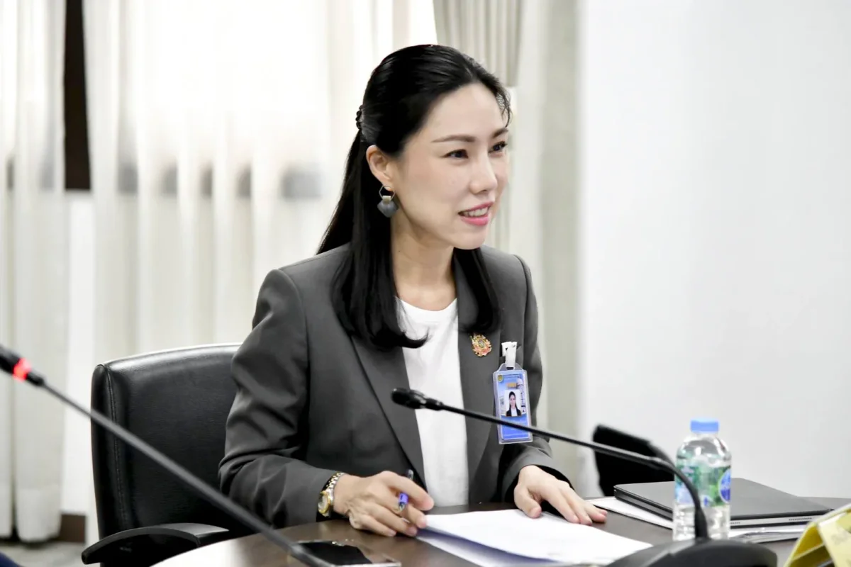 นางสาวศศิกานต์ วัฒนะจันทร์ รองโฆษกพรรครวมไทยสร้างชาติ เสนอ 3 มาตรการเด็ดขาดเพื่อยกระดับระบบประกันสังคม.